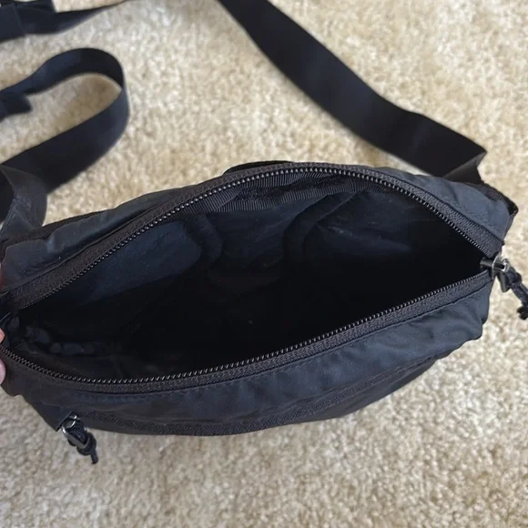Patagonia Ultralight Black Hole Mini Hip Pack 1L - Picture 2 of 7